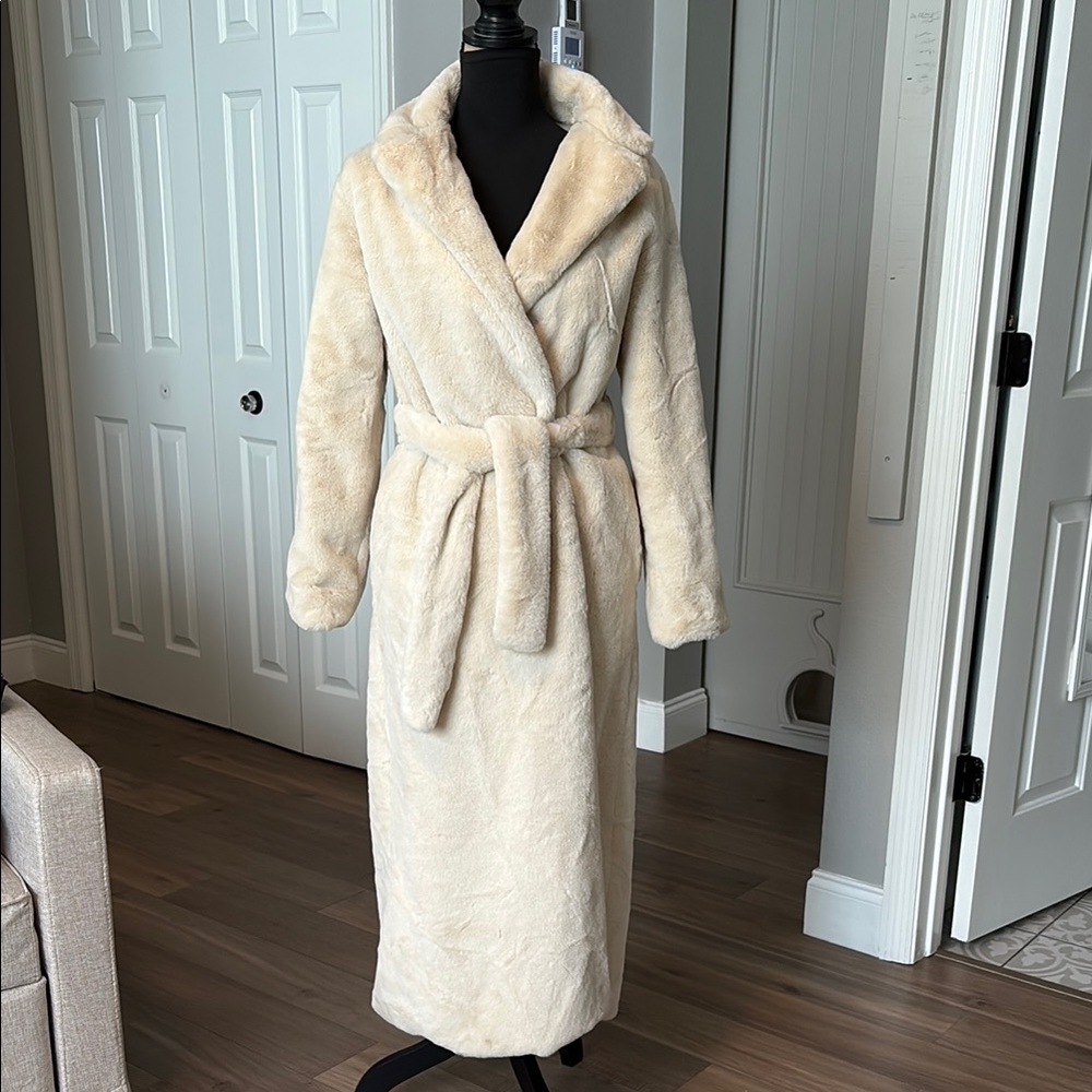 Source Unknown Cream Faux Fur Coat